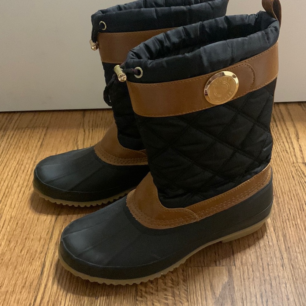 TOMMY HILFIGER SNOW BOOTS